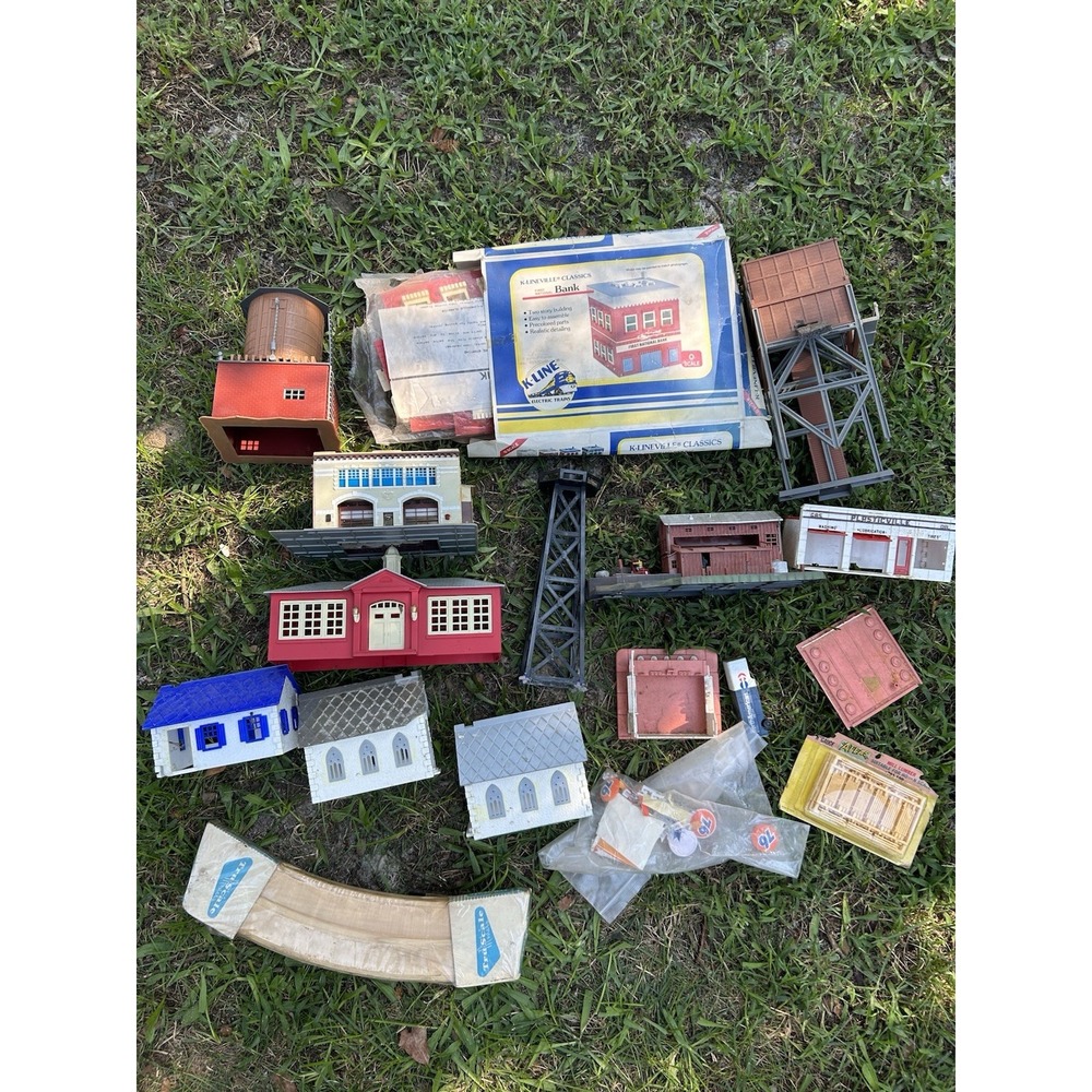 Vintage Model Train Building Tunnel Accessory Lot Plasticville Lionel K Line Etc